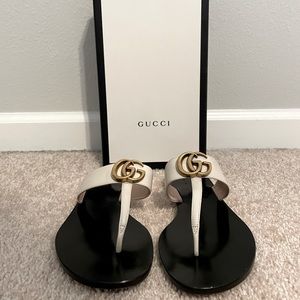 Gucci Double G leather thong sandals